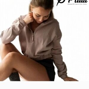 P'tula Women's Gray Zip-Up Top